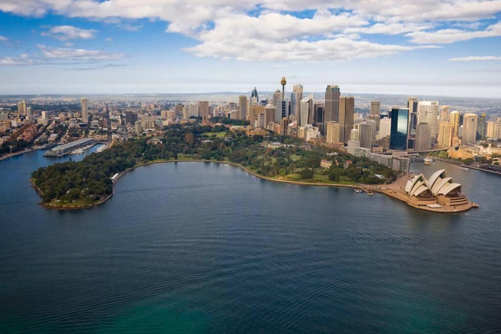 Kozyguru / Cbd / Walk To Chinatown / Nha653-913 Apartment Sydney
